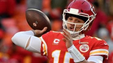 Patrick Mahomes sufrió una conmoción en el triunfo de Chiefs sobre Browns para avanzar a la final de la Conferencia Americana