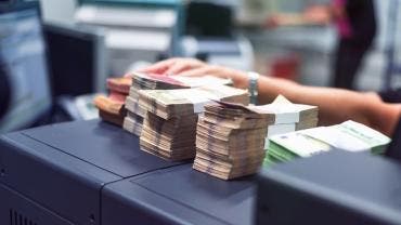 Sujetos saquean cajas fuertes de la SEP en Coahuila