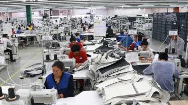 Sube 0.2% en agosto el personal ocupado en el sector de manufacturas