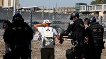Permiten arrestos migratorios en Los Ángeles 