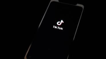 La Comisión Europea prohíbe instalar TikTok a sus trabajadores