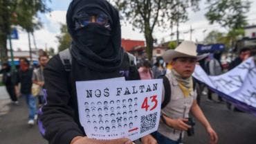 Las familias reiteraron su reclamo al Ejército mexicano para que entregue los 800 folios que, de acuerdo con ellos, contienen información clave sobre lo sucedido la noche del ataque.