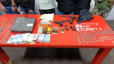 Decomiso de armas y droga