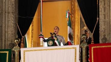 Claudia Sheinbaum en el balcón presidencal