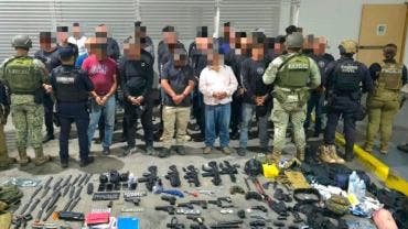 detienen 38 integrantes La Luz Mundo Michoacan.jpg