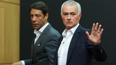 Mourinho regresa así al club que dirigió en el año 2000, hace 25 años, y con el que inició una trayectoria que lo llevó a conquistar Europa.