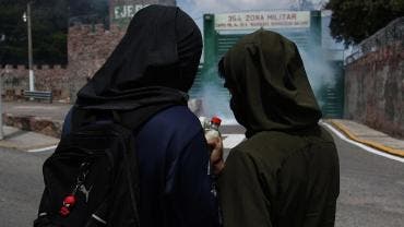 Normalistas protestan