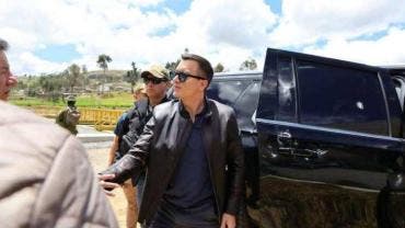 Atacan auto de Daniel Noboa