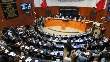 avala Senado Ley Amparo turna Ejecutivo.jpg