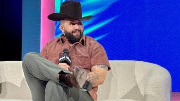 Carín León prepara musica nueva