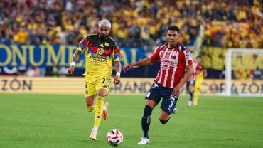 Durante el primer tiempo, el Rebaño mantuvo la ventaja mínima, aunque el América tuvo oportunidades claras. 