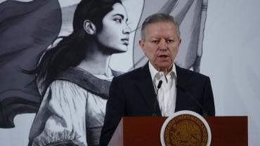 defiende Arturo Zaldivar Ley Amparo.jpg