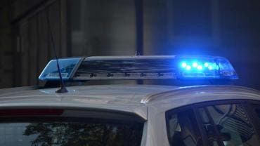 La detenida, de 36 años de edad, fue informada de sus derechos constitucionales y puesta a disposición del Ministerio Público, quien determinará su situación jurídica.