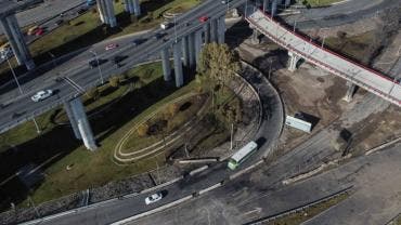 Las labores incluyeron excavación, así como el vaciado de tepetate con agua para el taponamiento de las grietas.