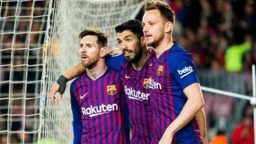 Jugadores del Barcelona celebran un gol frente al Rayo Vallecano en el Camp Nou durante un partido de LaLiga 2018-19