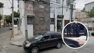 De acuerdo con los primeros reportes, vecinos alertaron a las autoridades luego de encontrar a un hombre tendido en el estacionamiento de una unidad habitacional.
