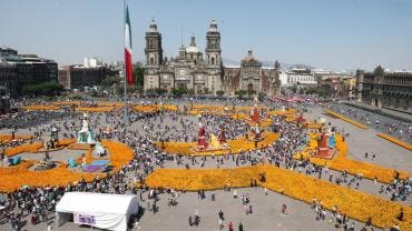 inaugura Brugada mega ofrenda.jpg