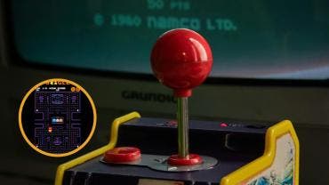 La propuesta permite a los usuarios jugar una versión temática del legendario título directamente desde el buscador.