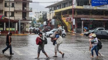 Priscila huracan categoria 1.jpg