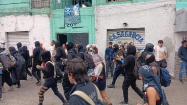 saquean comercios CDMX marcha 2 octubre.jpg