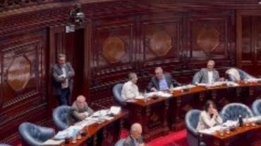 Senado Uruguay debate eutanasia Iglesia.jpg