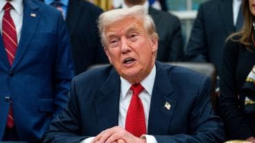 firma Trump ley forzar archivos Epstein.jpg