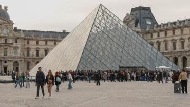  Museo del Louvre