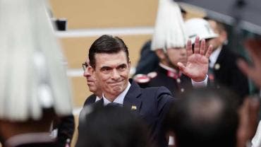 Con su llegada, Bolivia inicia un nuevo ciclo político tras las administraciones de Evo Morales (2006-2019) y Luis Arce (2020-2025), ambos ausentes en la ceremonia.