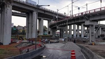 La fiscal explicó que continúan las investigaciones por lesiones culposas, los 32 fallecimientos registrados y los daños materiales ocasionados por el incidente.