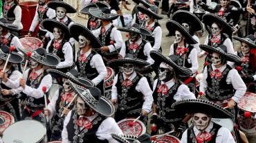 El evento principal será el Gran Desfile de Día de Muertos, con un aforo estimado de 40,000 personas, que iniciará a las 14:00 horas en la Puerta de los Leones del Bosque de Chapultepec