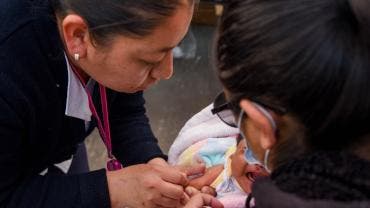 aumentan muertes sarampion tos ferina.jpg