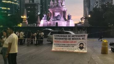 comerciantes indigenas verbena navidena.jpg