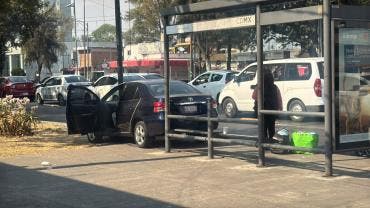 El hombre, de entre 70 y 75 años de edad, viajaba solo. Al lugar arribaron servicios de emergencia, quienes confirmaron que ya no contaba con signos vitales.