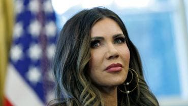 Kristi Noem insta Trump prohibir viajes EU.jpg