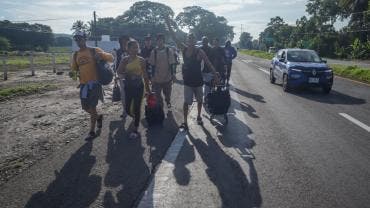 optan migrantes establecerse Mexico.jpg