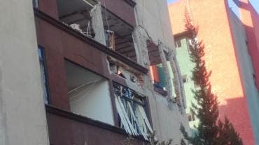 Hasta el momento, se reportan al menos cinco personas lesionadas, de las cuales dos fueron trasladadas a un hospital debido a la gravedad de sus heridas. 