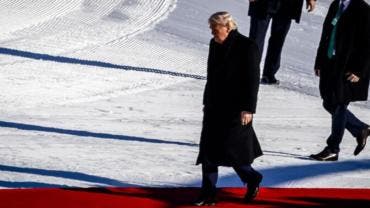 llega Trump Davos.jpg