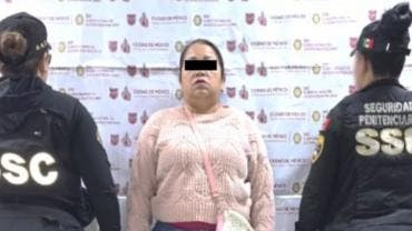 Los hechos ocurrieron cuando las policías realizaban labores de revisión a las personas que acudían a visitar a internos en el centro penitenciario localizado en la colonia Lomas de San Lorenzo Tezonco.