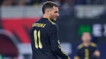 Santiago Giménez se perderá cuatro meses 