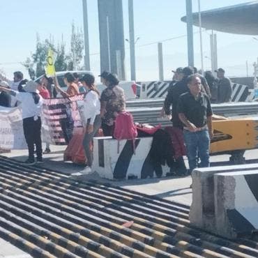 El tránsito en la zona presenta afectaciones considerables en ambos sentidos de la vialidad