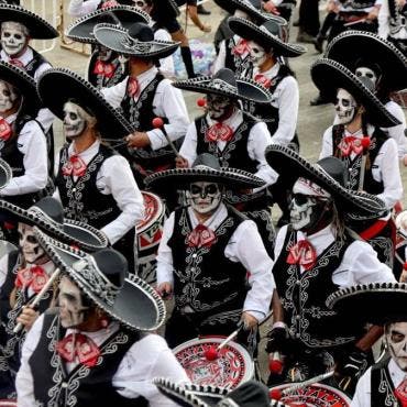 El evento principal será el Gran Desfile de Día de Muertos, con un aforo estimado de 40,000 personas, que iniciará a las 14:00 horas en la Puerta de los Leones del Bosque de Chapultepec