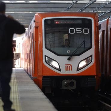 Las autoridades capitalinas llamaron a la ciudadanía a planear sus traslados con anticipación, ya que los ajustes también aplicarán durante las noches del 24 y 31 de diciembre.