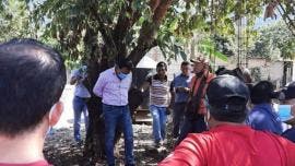 Amarran a un árbol a alcalde chiapaneco tras haber entregado obra defectuosa 