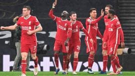 Liverpool le gana al Tottenham y vuelve a lucha por la Premier