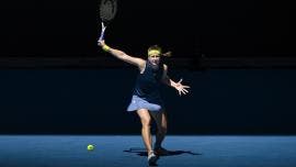 Karolina Muchova sorprende a Ashleigh Barty y avanza a semis