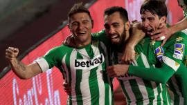 Betis remonta a Alavés y se afianza en puestos europeos