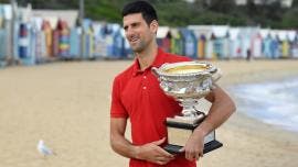 Djokovic iguala récord de Federer y Medvedev va a la caza de Nadal