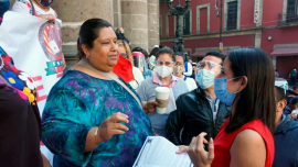 Trabajadores piden pago de pensiones y sueldos