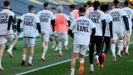 ‘El futbol es de los aficionados’, mensaje de Leeds ante Liverpool