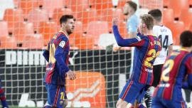 Barcelona remonta a Valencia con doblete de Messi y pelea por LaLiga
